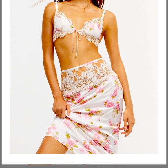 LAST FOR LOVE & LEMONS MELROSE SKIRT IN WHITE FLORAL PRINT LACE PANEL AT WAIST S - Picture 2 of 6